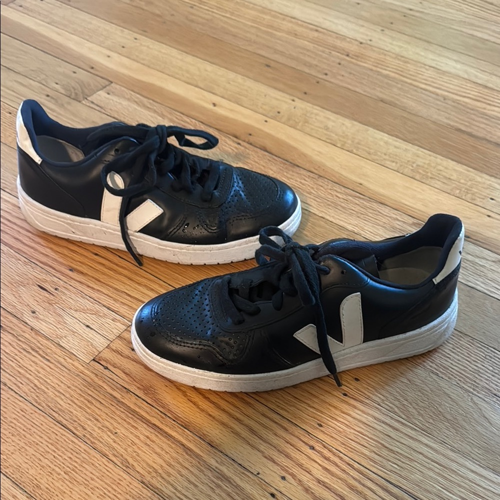 Veja V-10 leather sneakers